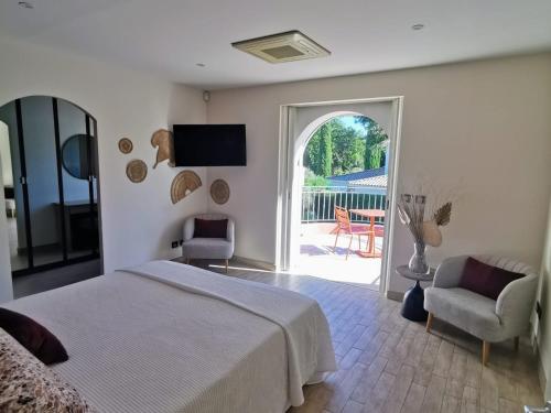 Superbe villa avec piscine privée à Fréjus