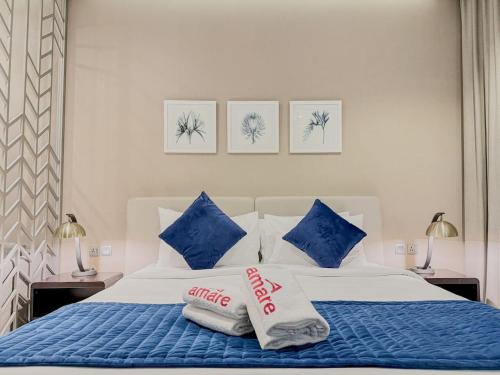 Balcony Studio Canal View Sofa Bed