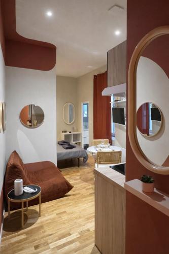 Le Laguiche Chic Modern Studio