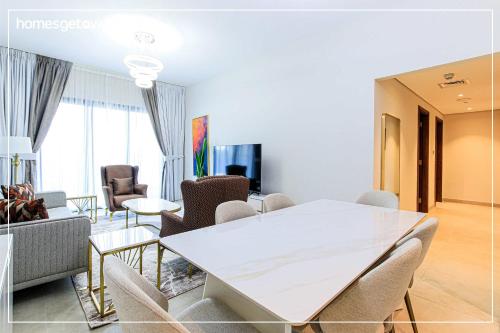 Luxurious and Spacious 2BR Plus Maid Room Eleganz Apt
