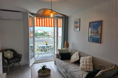 Apartment with View and Terrace in Fréjus