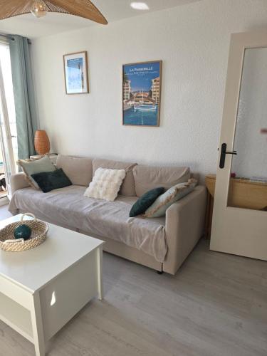 Apartment with View and Terrace in Fréjus