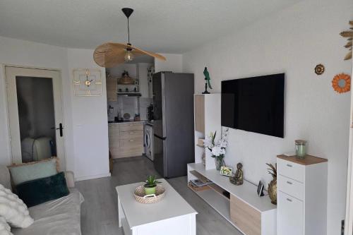 Apartment with View and Terrace in Fréjus