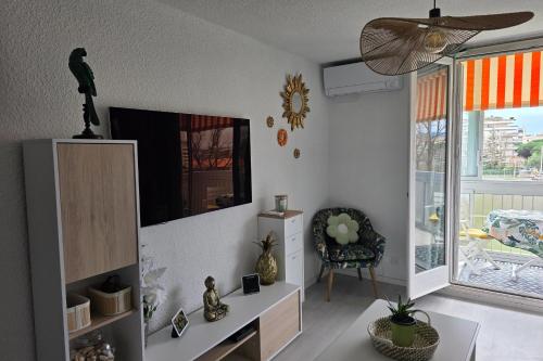 Apartment with View and Terrace in Fréjus