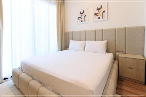 Modern Living in Oakley Square Fully Furnished 1BR