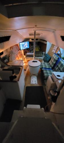 a view of the inside of a boat at Veleiro Cozy Vintage in Lisbon