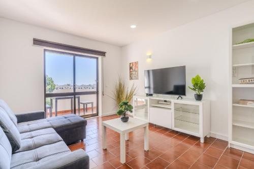 #333 2BR for Families Central Location
