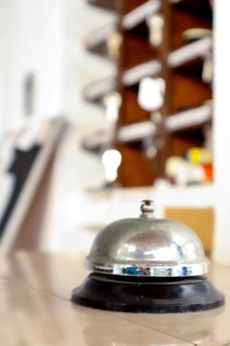 a silver object sitting on top of a counter at HOTEL PARAISO ACAPULCO in Acapulco