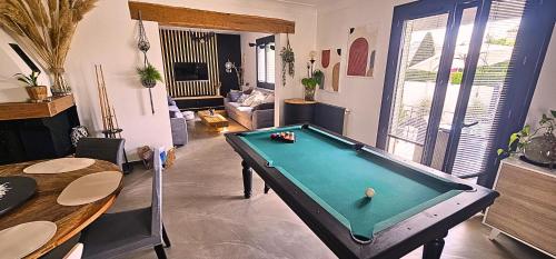 villa Cosy 6 pers avec Billard ,Piscine ,Jacuzzi et jardin