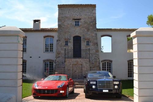 Villa exclusive au sommet de Cannes, 8 chambres, double piscine, vue sur la mer