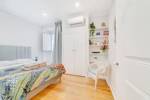 Cascais centre, beautiful 85m2 apartment, T2 with patio, ground floor no step
