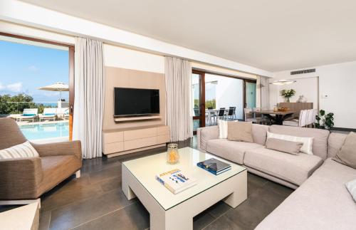 White Oak Tree Villa