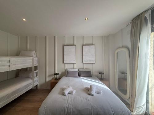 Beautiful Terrace Apartment near Plaza Espanya