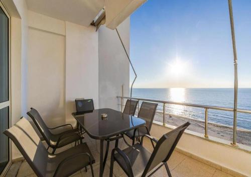 Zeo Grand Seaview Veranda by PS