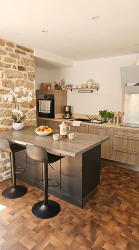 Maison avec jardin clos - Plage et centre accessibles à pied - Chambre enfants immersive pour vivre de belles aventures - WiFi haut débit - Draps et serviettes fournis - Animaux non admis