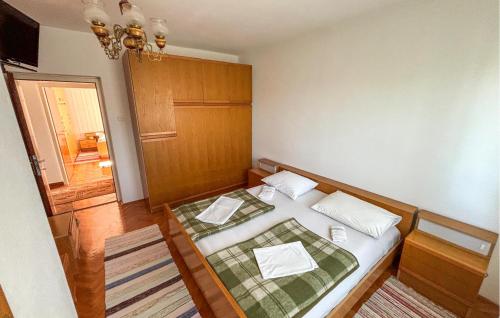 3 Bedroom Pet Friendly Apartment In Senj