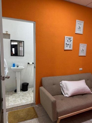 Bilik mandi di Casa Monarca