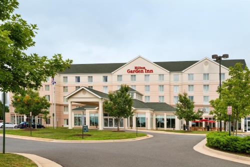 a rendering of the front of the hotel garden inn at Hilton Garden Inn Dulles North in Ashburn