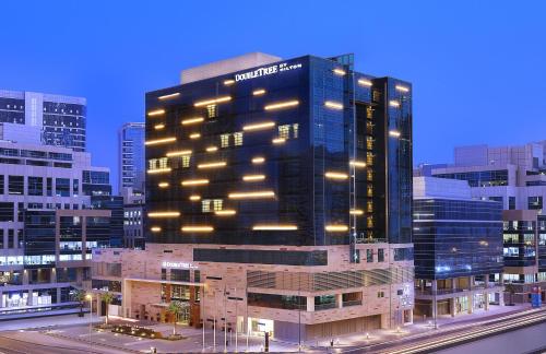 DoubleTree by Hilton Dubai - Business Bay — Property building