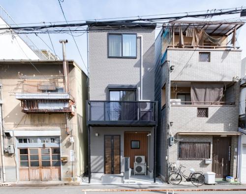 Sakura House