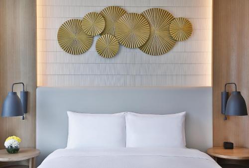 DoubleTree by Hilton Dubai - Business Bay — Room