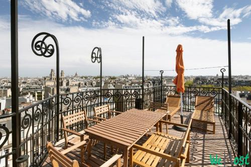 WeHost - Studio with Eiffel Tower view in heart of 7e arrondissement