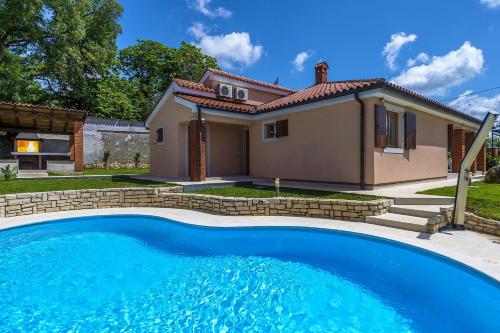 Family friendly house with a swimming pool Visnjan, Central Istria - Sredisnja Istra - 25128