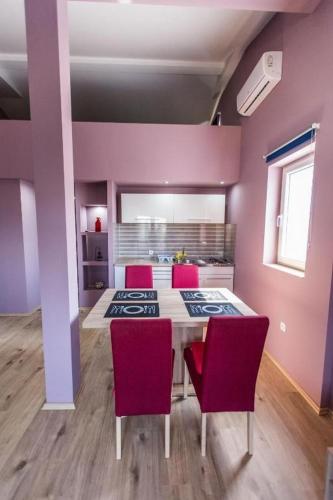 Apartments with parking space Medulin - 25220