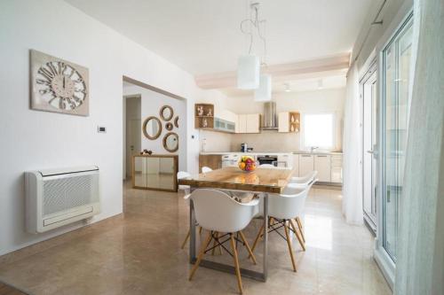 Apartments with WiFi Podstrana, Split - 25097