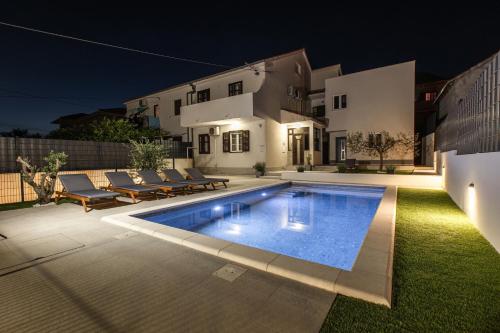 Family friendly house with a swimming pool Solin, Split - 25075