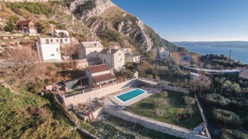 Family friendly house with a swimming pool Nemira, Omis - 25212