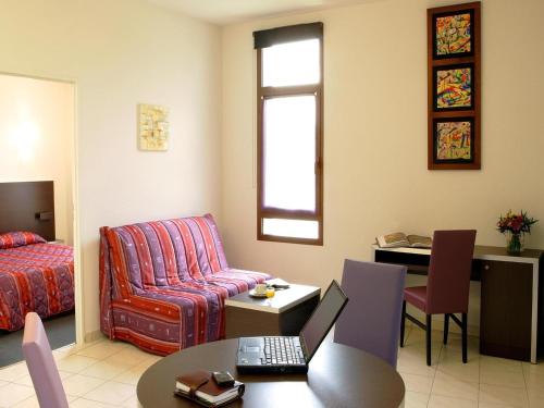Res La Barbacane, Carcassonne, apartment for 4 pers