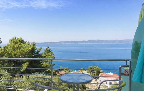2 Bedroom Beautiful Apartment In Brela