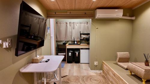 JIA Katou Osaka 嘉唐 Modern Japanese-Style Entire House Sleeps Up to 11 Guests Ideal for One Family or Two Families Traveling Together