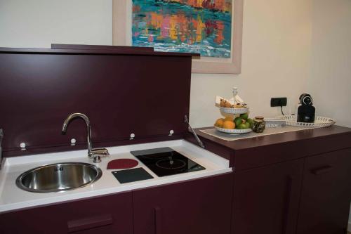 Dapur atau dapur kecil di Alagona House