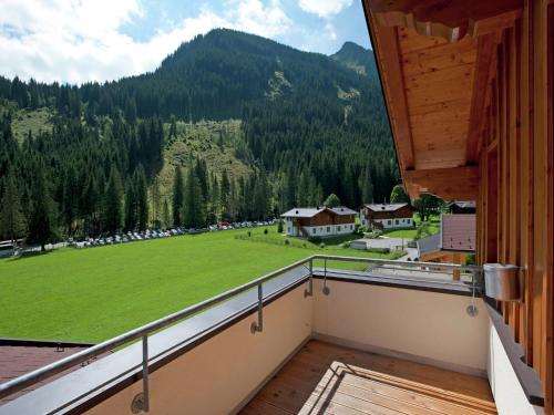 Chalet in Saalbach near Ski Lift