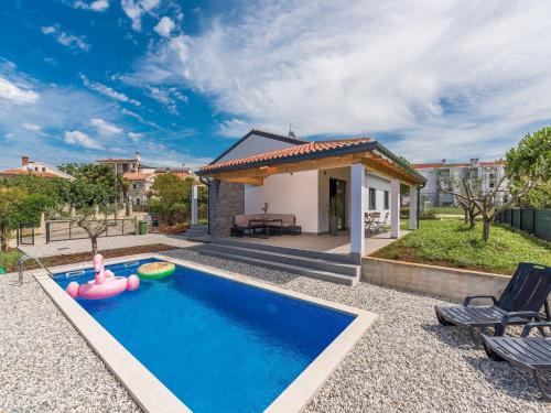 Pleasant holiday home in Novigrad with private pool