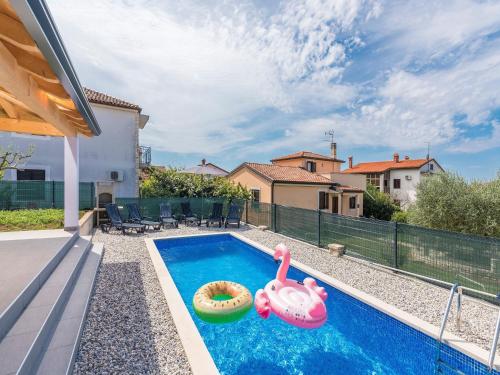 Pleasant holiday home in Novigrad with private pool