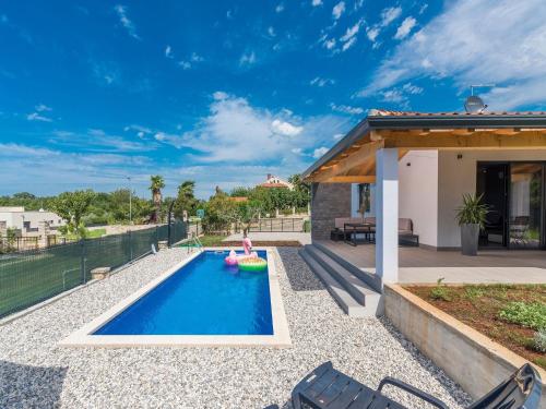 Pleasant holiday home in Novigrad with private pool