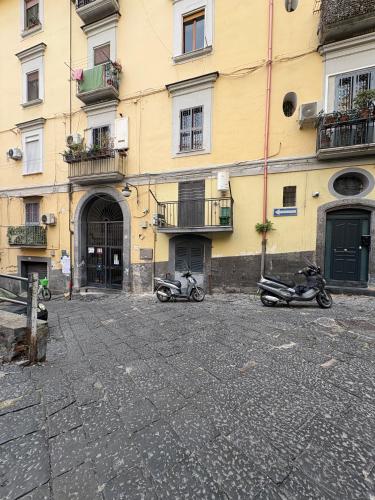 Cariati Blue a Chiaia, Piazza Plebiscito e Mare a piedi