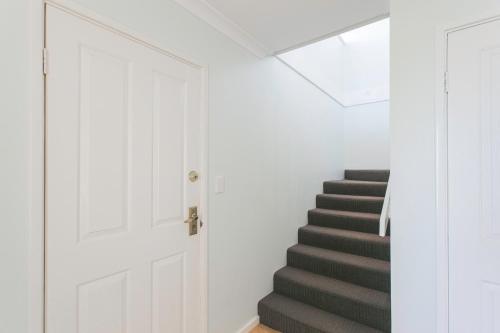 Foto dalla galleria di Seahaven by Rockingham Apartments a Rockingham