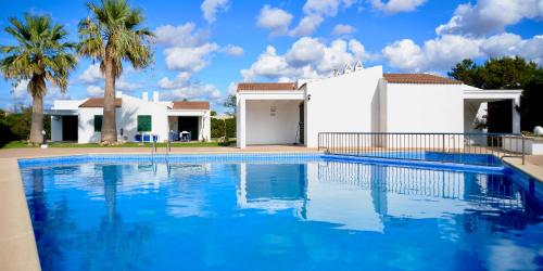 S'ERMITA - Las Golondrinas