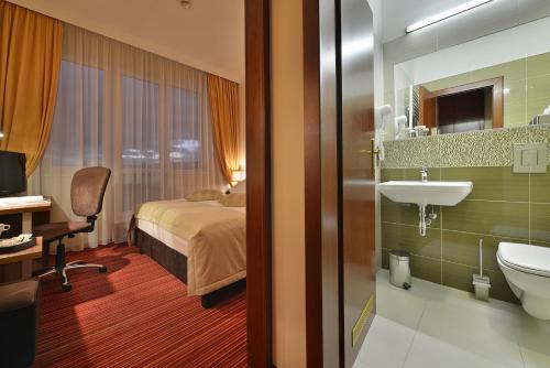 חדר רחצה ב-Apollo Hotel Bratislava