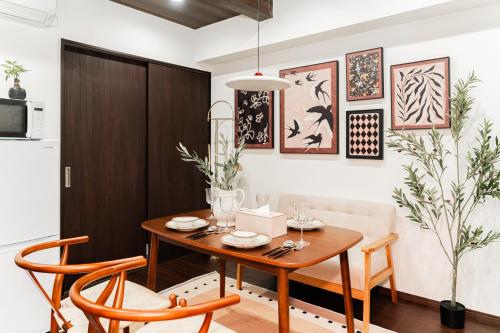 Inn the fun Cozy house 2 Stop to Namba funli