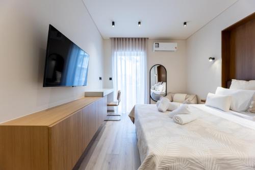 Petralona 2BD by Lumen Living