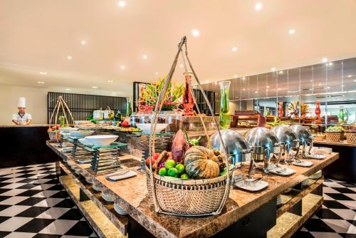 Еда / где поесть недалеко от курортного отеля