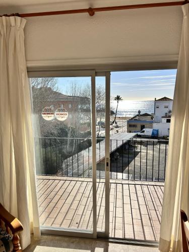 Isard 4 bis Apartamento junto a la playa