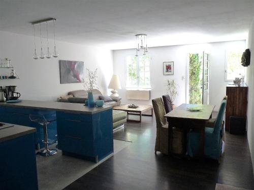Domaine de Rhodes - 5 Chambres et 7 locations de vacances photo 41