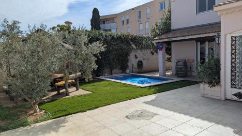 Bazen u ili blizu objekta Quiet house