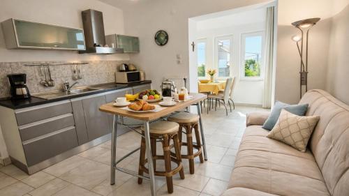 RS apartment 1 Rab by Villas Guide